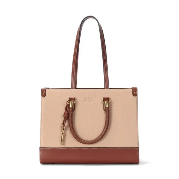 Bolsa Tote Bege com Alça Trançada e Detalhes Contrastantes