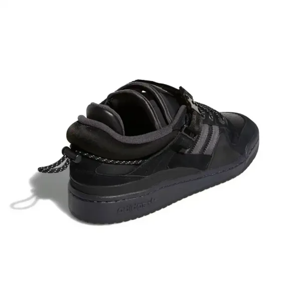 Bad Bunny x Forum Buckle Low 'Back To School' — foto 3