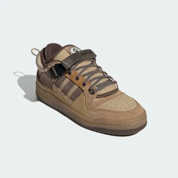 Bad Bunny x Forum Buckle Low 'The First Cafe' — foto 3