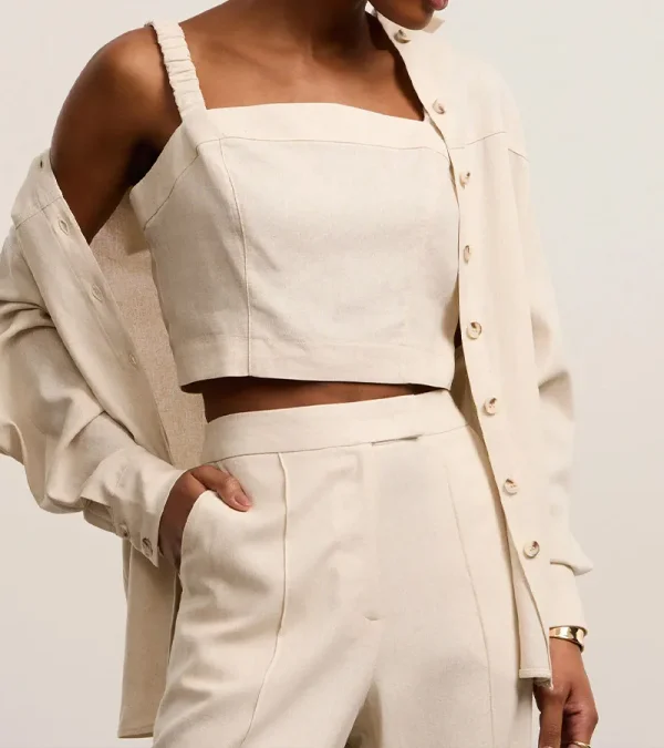 Blusa em Viscolinho Alfaiatada com Alça Franzida Bege