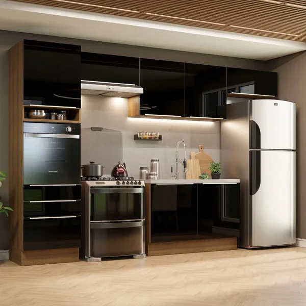 Cozinha Completa com Vidro e Revestimento Metálico