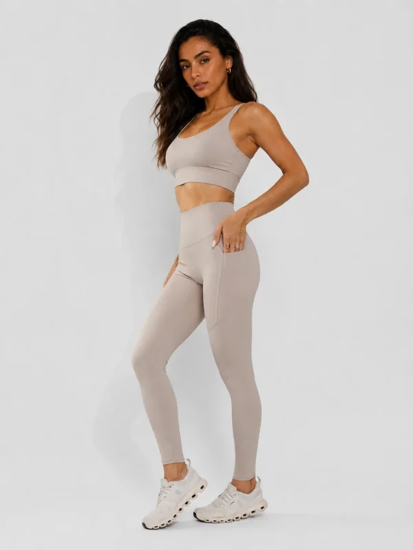 Conjunto Fitness Bege com Legging e Top