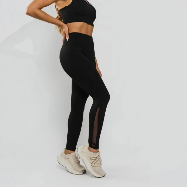 Legging Fitness Preta com Recorte — foto 3