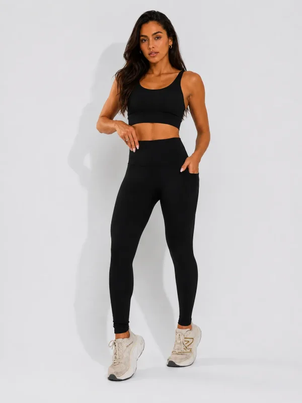 Legging Fitness Preta com Recorte