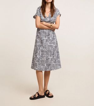 Vestido Midi Em Tricoline Com Estampa Geometrica Preto Branco